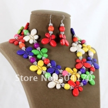 Ожерелье и серьги из разноцветной бирюзы с бабочками.
Resource id #31