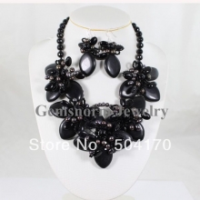 Набор из черного агата и серого жемчуга (ожерелье, серьги)
Resource id #30