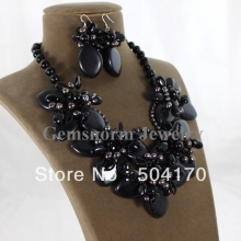 Набор из черного агата и серого жемчуга (ожерелье, серьги)
Resource id #31