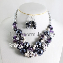 Набор из полудрагоценных камней и жемчуга (ожерелье, серьги)
Resource id #30