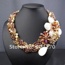 Ожерелье из хрусталя, перламутра и жемчуга
Resource id #30