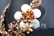 Ожерелье из хрусталя, перламутра и жемчуга
Resource id #31