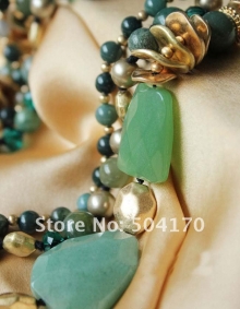 Ожерелье из полудрагоценных камней
Resource id #36