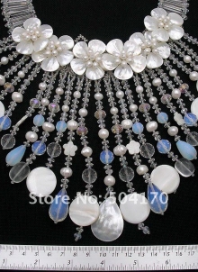 Набор из полудрагоценных камней (ожерелье, серьги)
Resource id #31