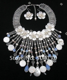 Набор из полудрагоценных камней (ожерелье, серьги)
Resource id #32