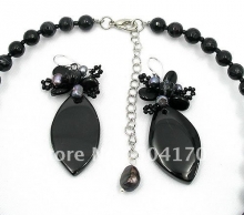 Набор из полудрагоценных камней (ожерелье, серьги)
Resource id #31