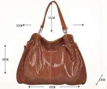 Женская сумка из натуральной кожи
Resource id #33