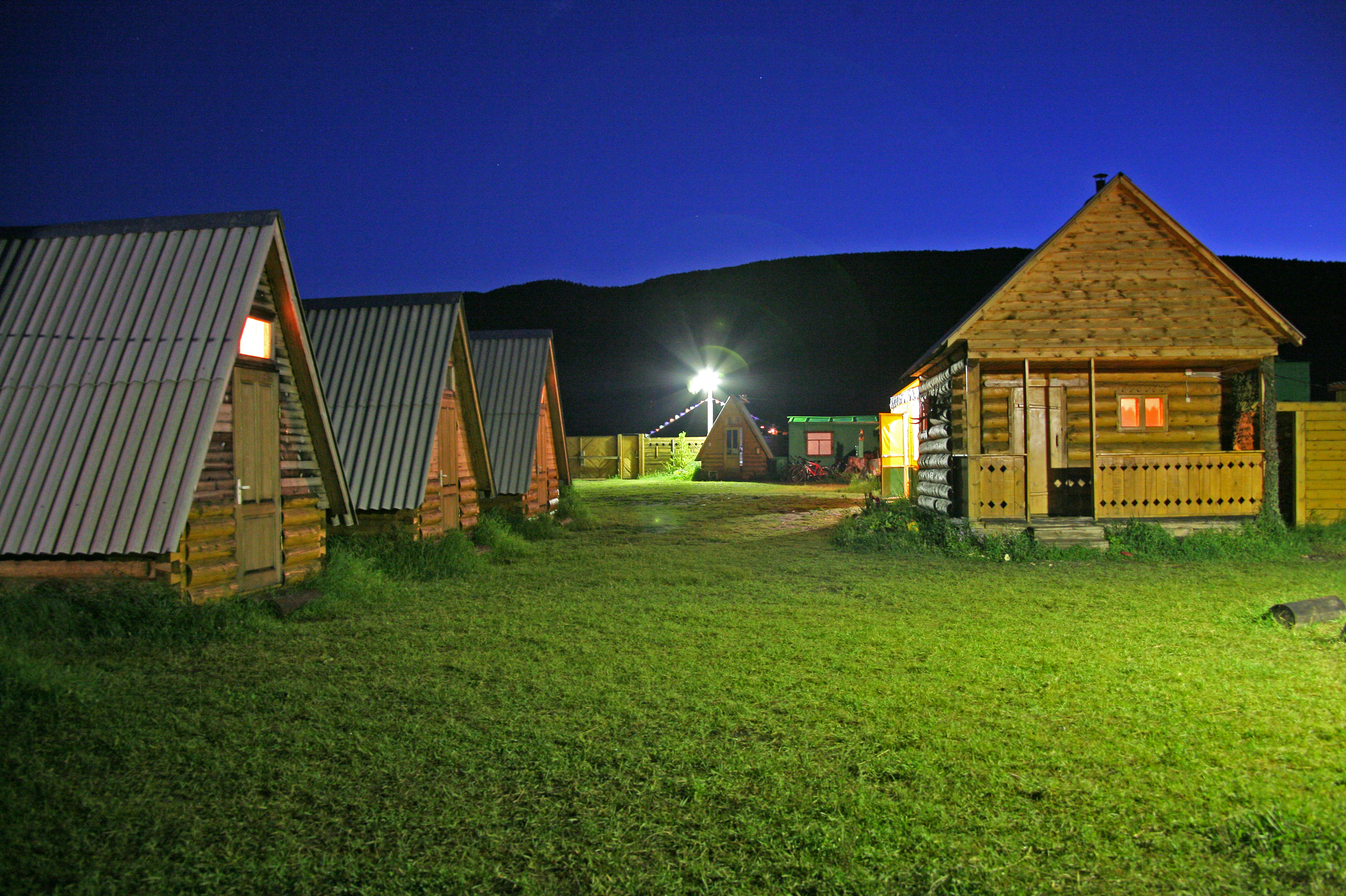 Russian camping. Турбаза большое Голоустное Иркутск. Кемпинг отель Фактория большое Голоустное. База отдыха Фактория большое Голоустное. Байкал большое Голоустное турбазы.