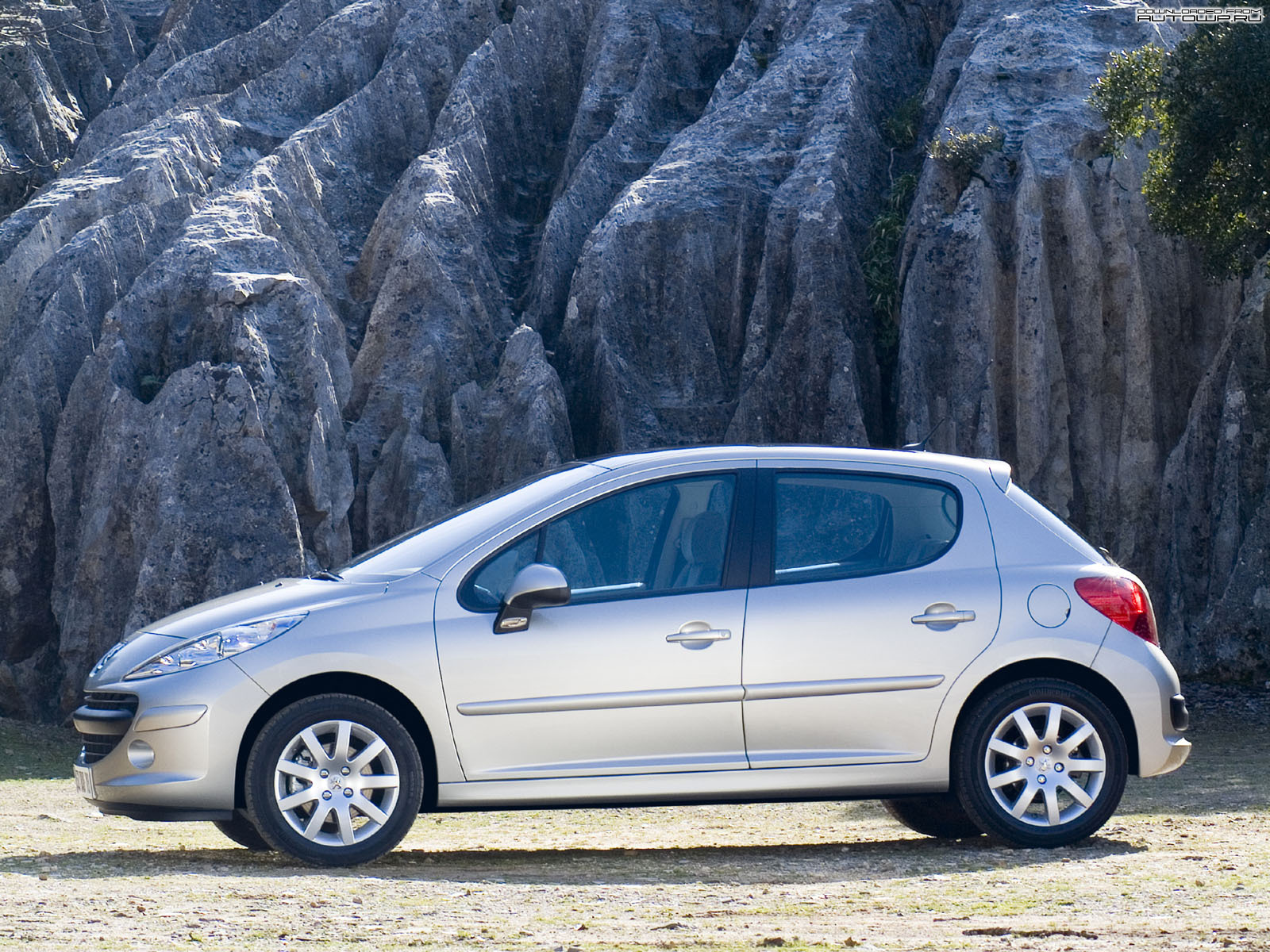 Peugeot 207 новый